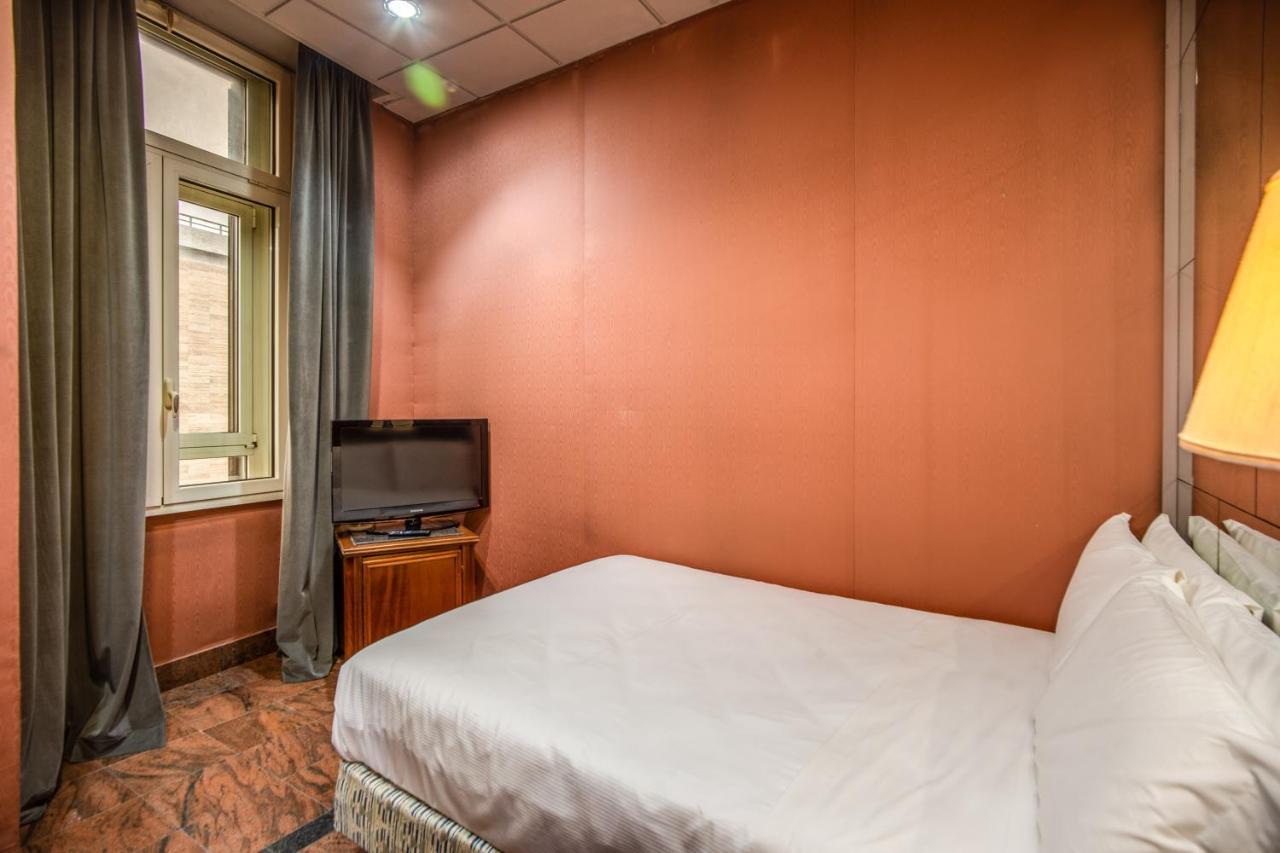 Castro Pretorio Easy Rooms ローマ エクステリア 写真