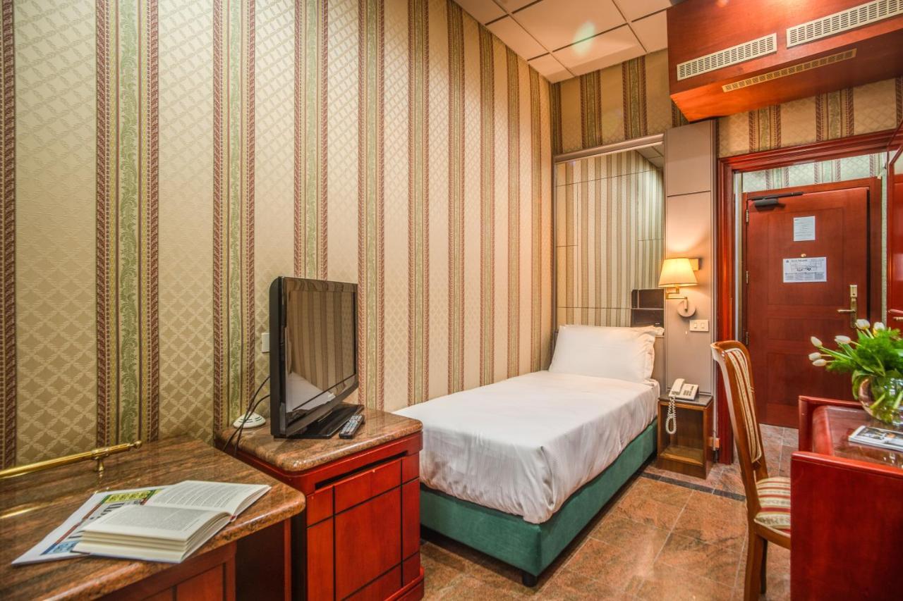 Castro Pretorio Easy Rooms ローマ エクステリア 写真