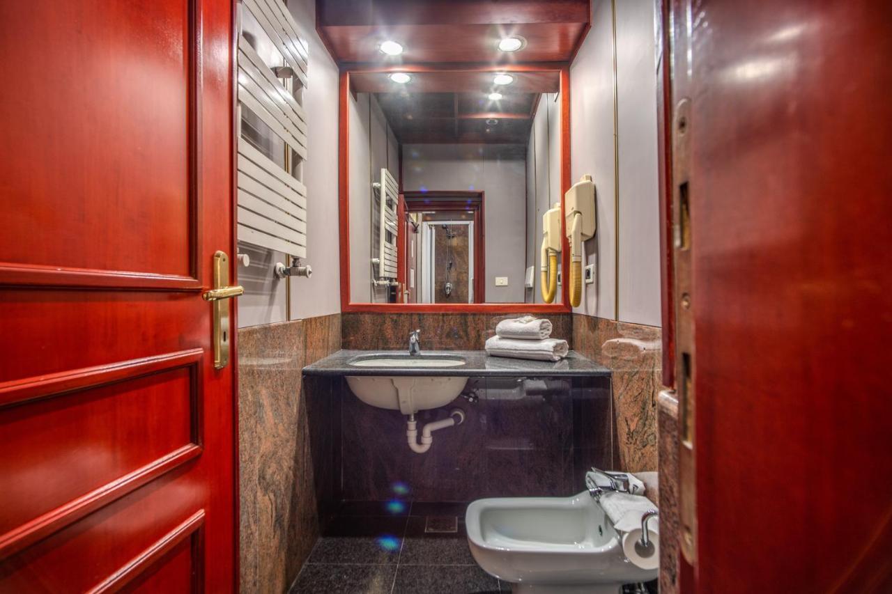 Castro Pretorio Easy Rooms ローマ エクステリア 写真