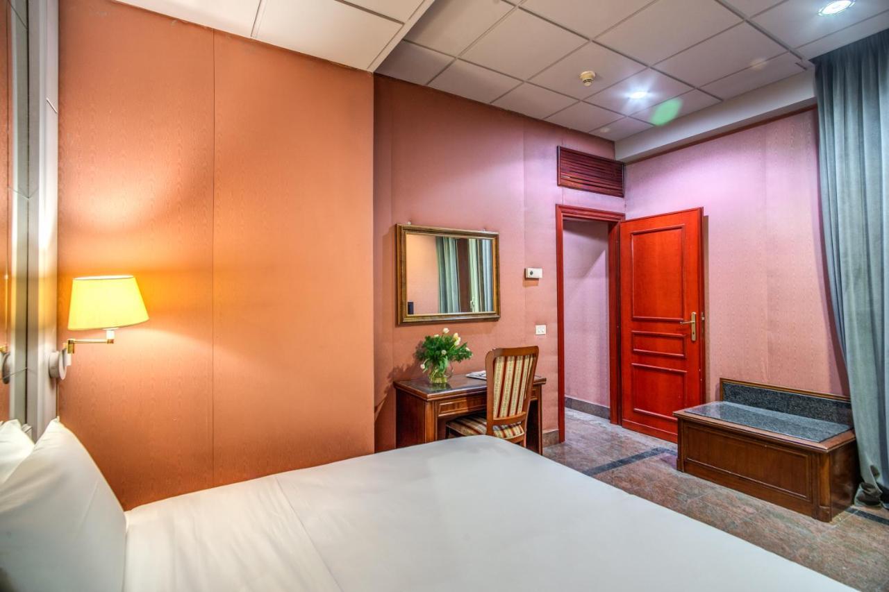 Castro Pretorio Easy Rooms ローマ エクステリア 写真